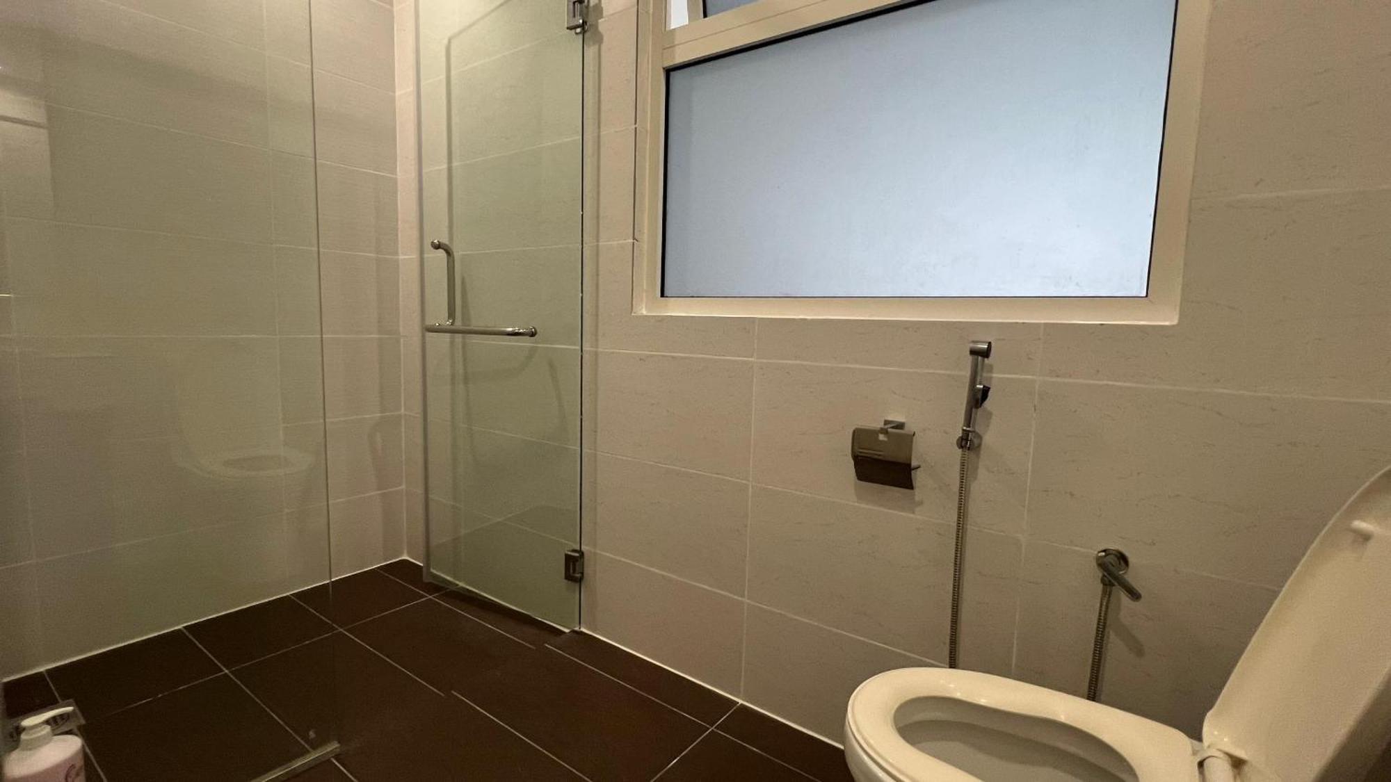Encorp Marina ,bathtub 2br/6 Pax Apartment *